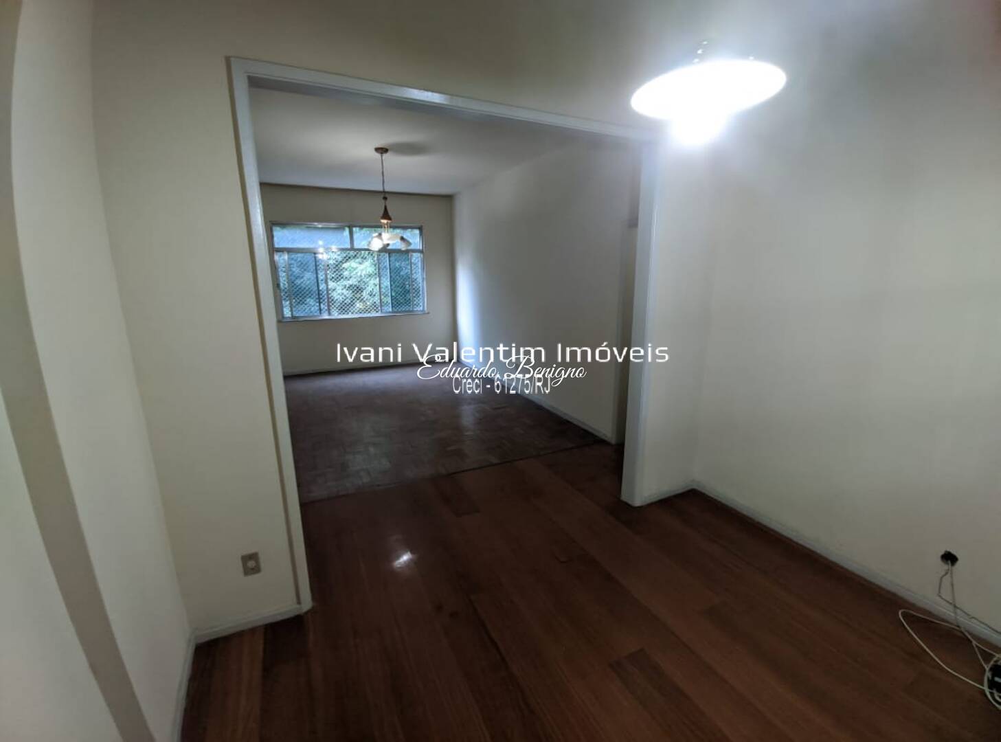 Apartamento à venda com 3 quartos, 121m² - Foto 3