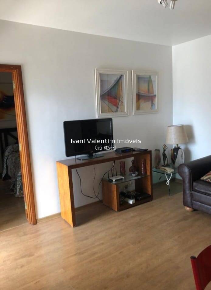 Apartamento à venda com 2 quartos, 77m² - Foto 3