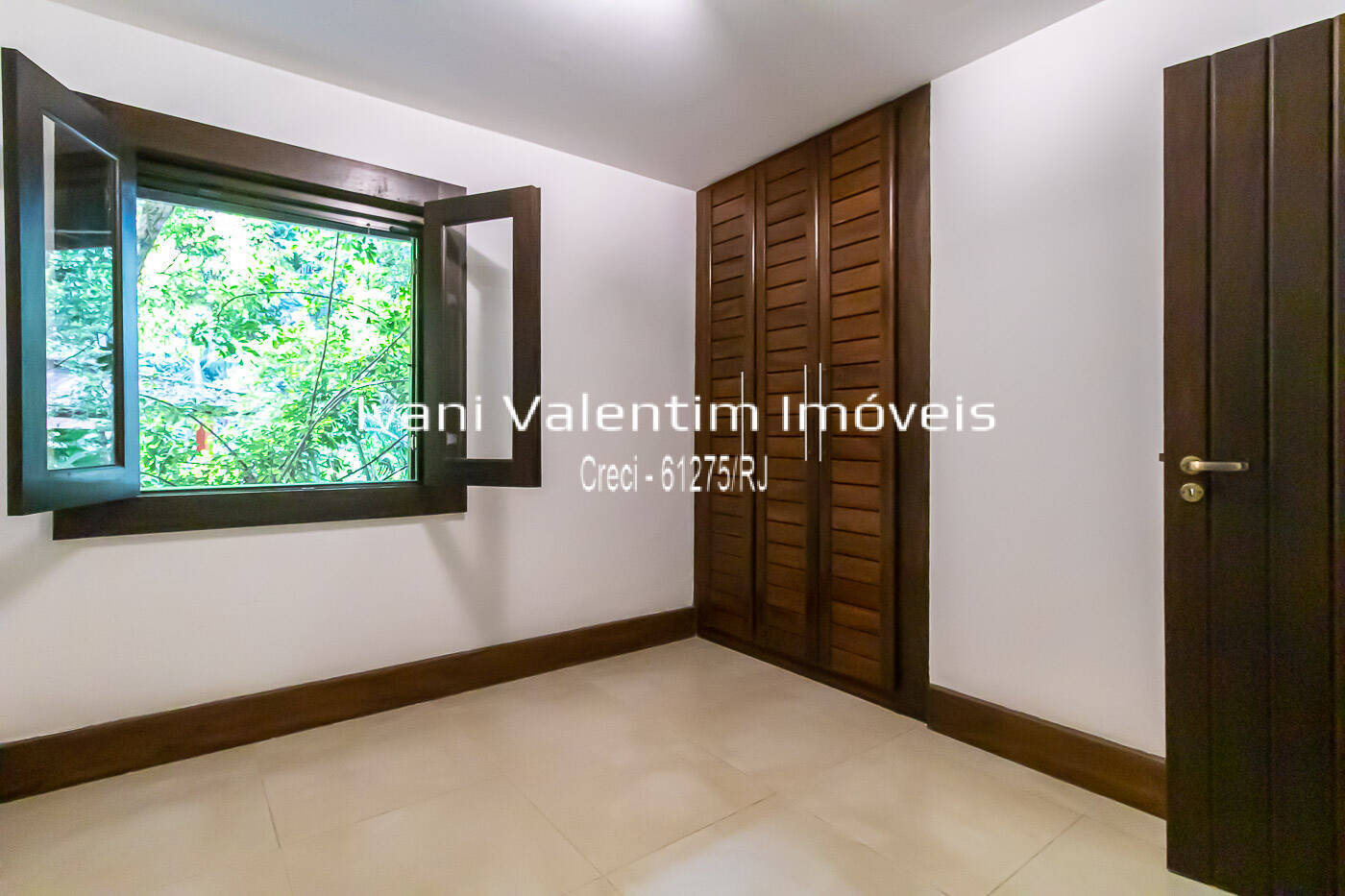 Casa à venda com 5 quartos, 384m² - Foto 17