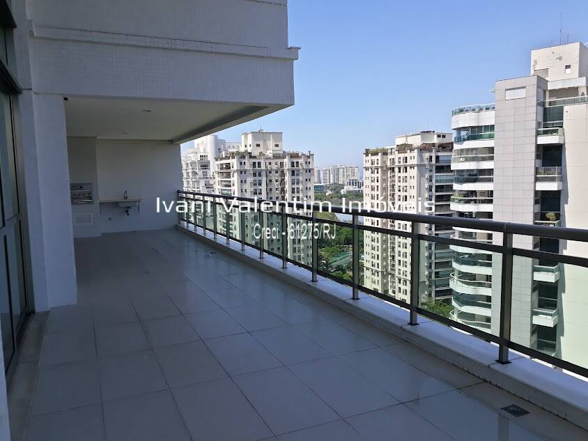 Apartamento à venda com 4 quartos, 376m² - Foto 2