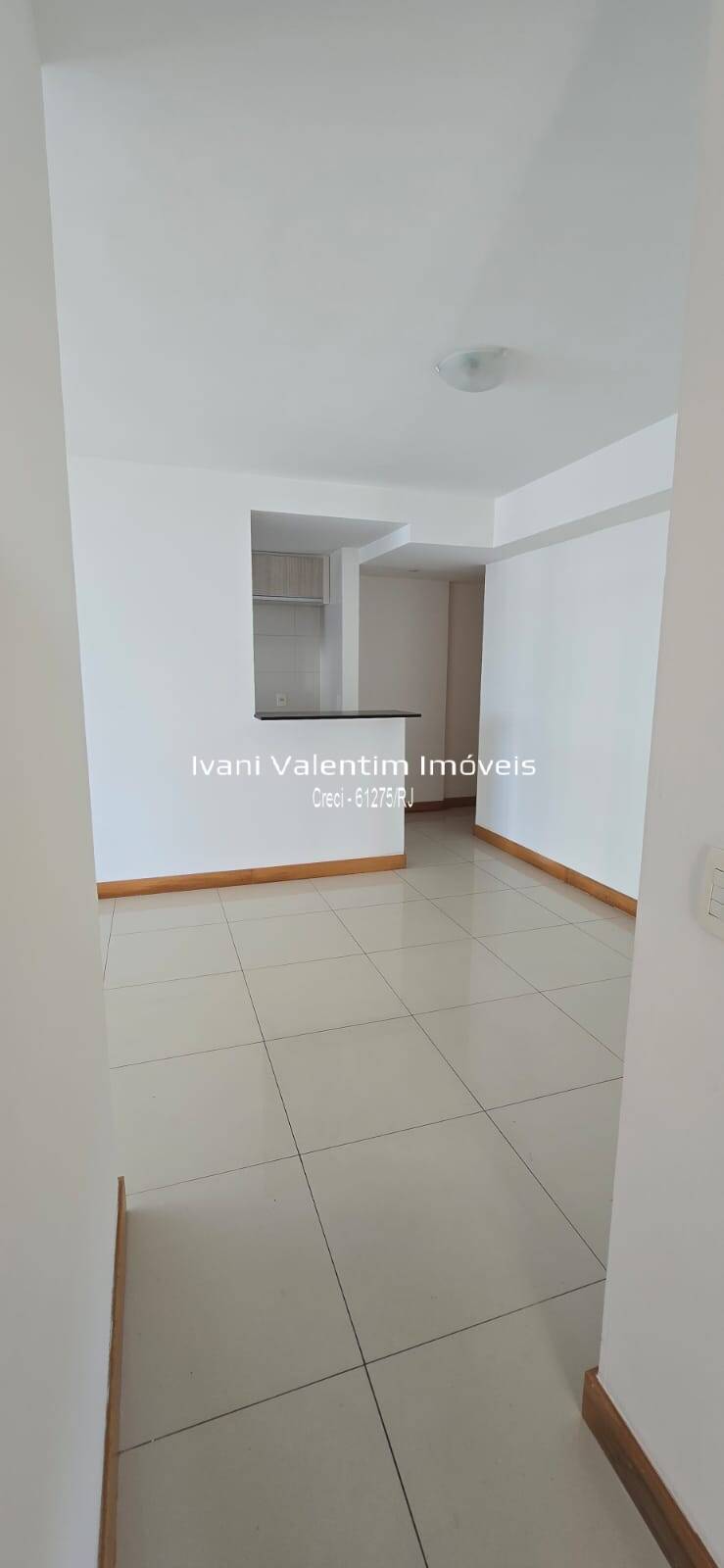 Apartamento à venda com 3 quartos, 83m² - Foto 2